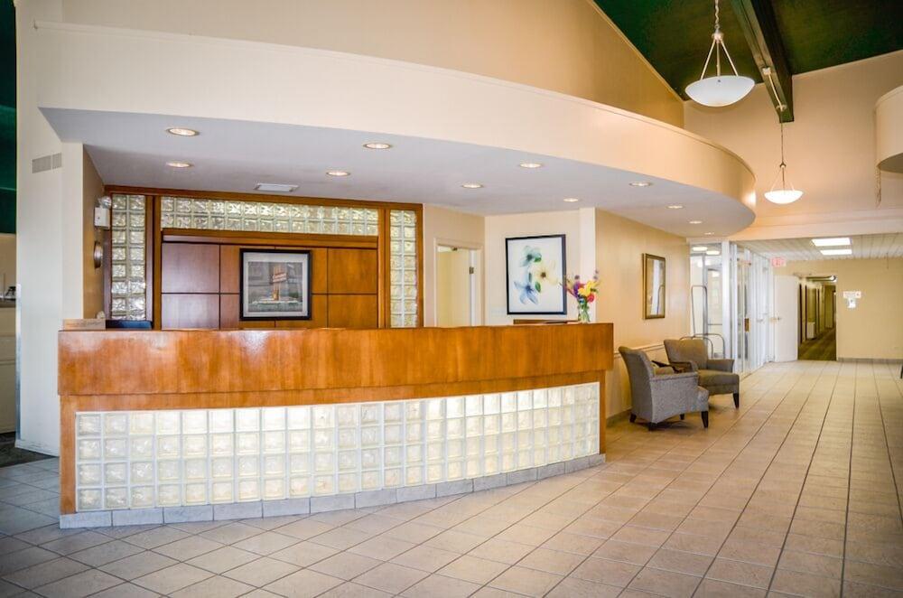 Travelodge By Wyndham Prince Albert Exterior photo