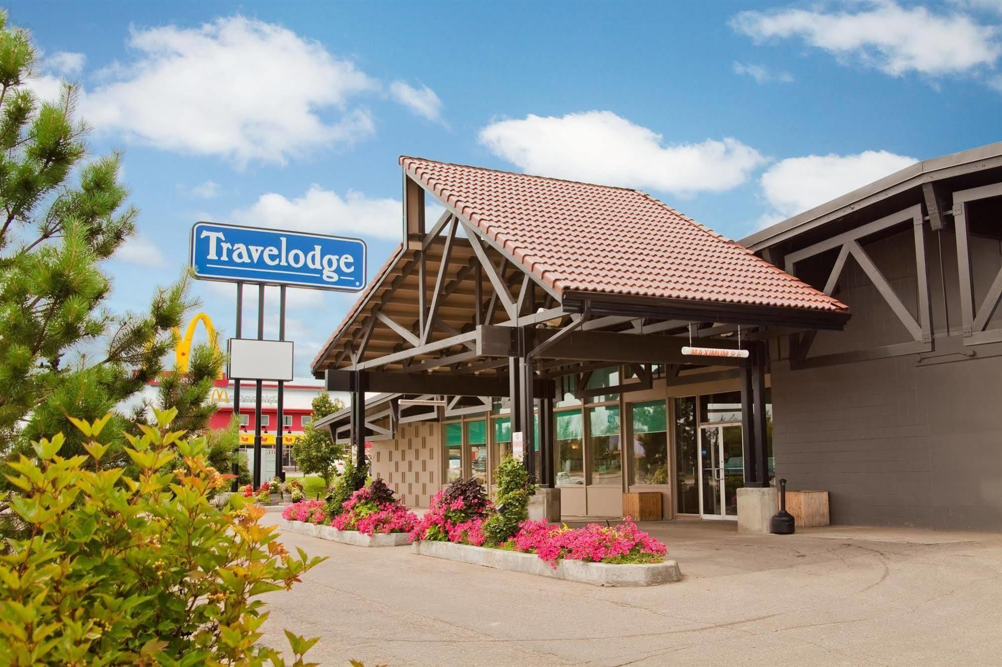 Travelodge By Wyndham Prince Albert Exterior photo